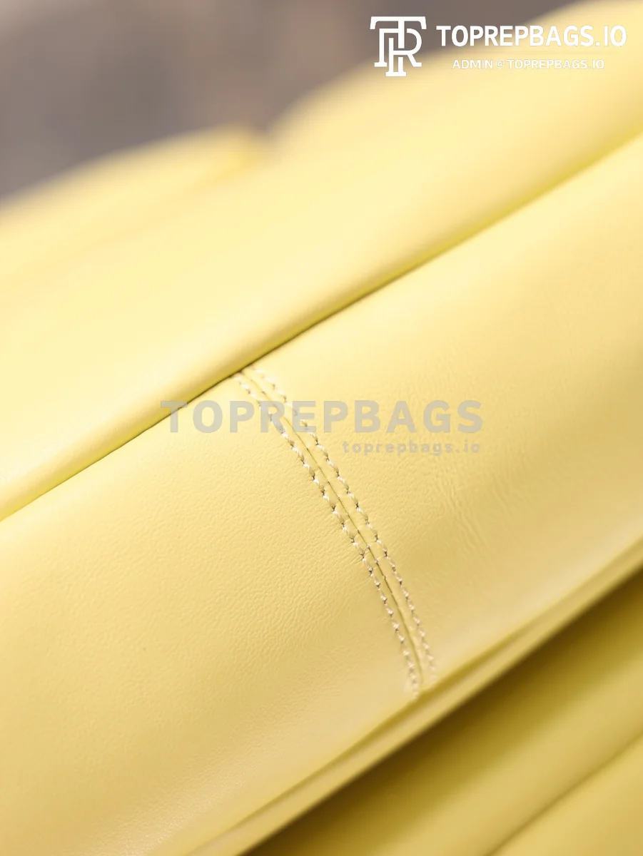 cmp_i1778829876190_7973_0_4 YSL Jamie 4.3 Pochon Small Bucket in Yellow