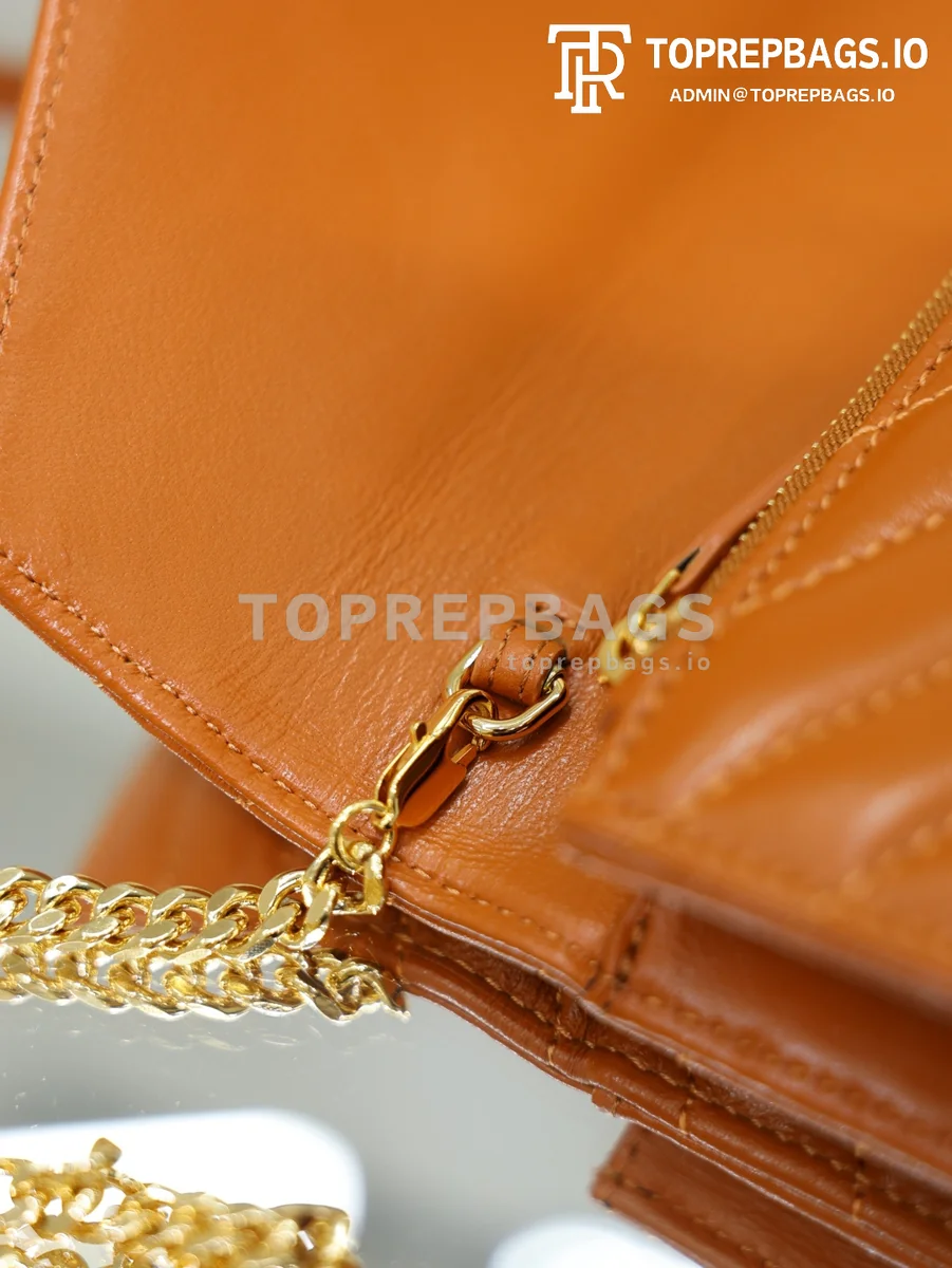 cmp_i1778832238619_2314_0_4 YSL Envelope WOC Small in Orange