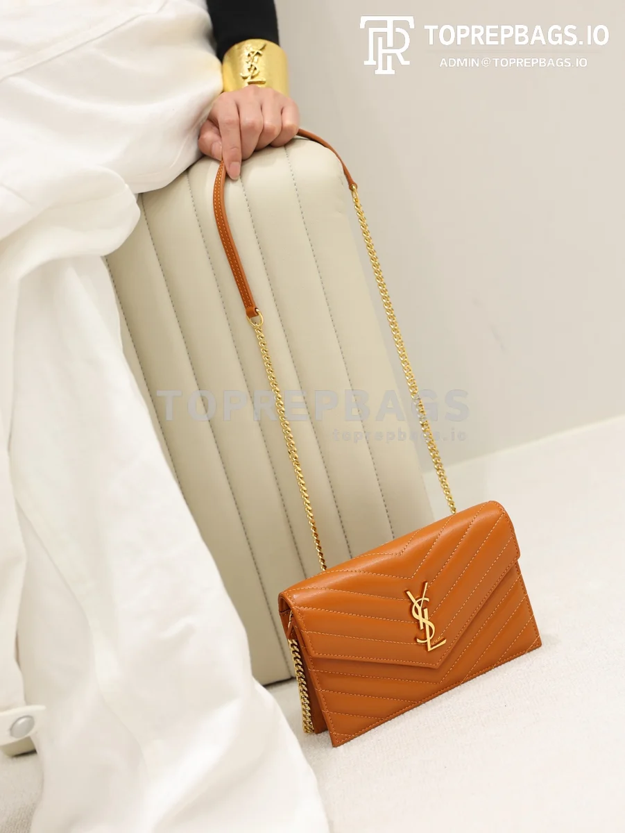 cmp_i1778832299907_5071_0_2 YSL Envelope WOC Small in Orange