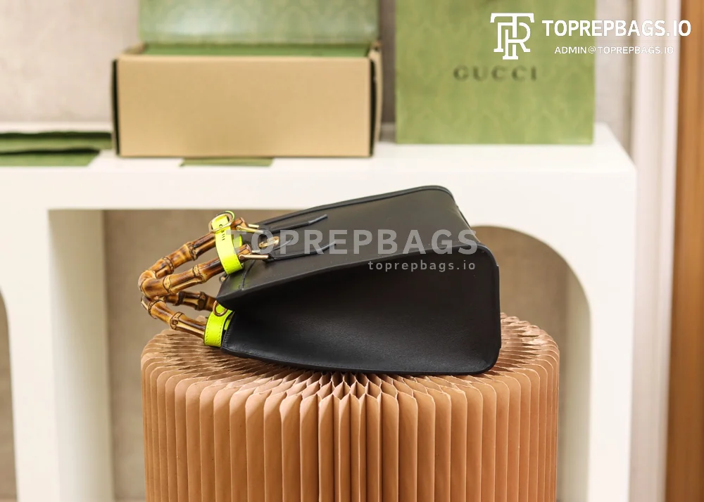 i1627805252_4555_6 Gucci Diana Small in Black