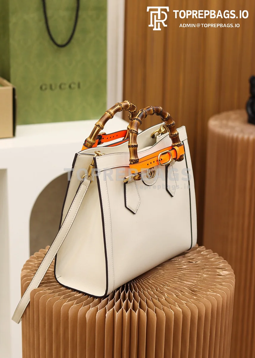 i1627806011_9751_2 Gucci Diana Small in White