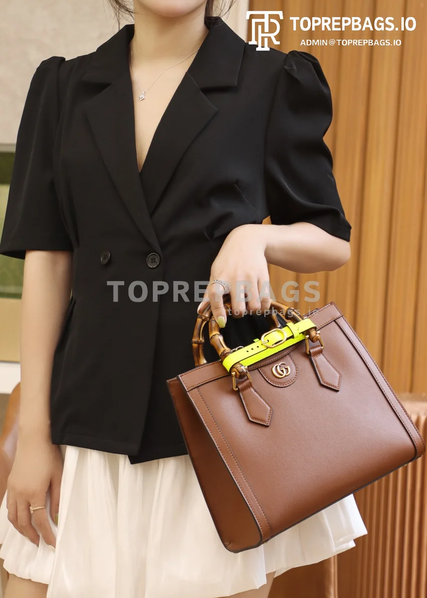 i1628157436_4643_0 Gucci Diana Small in Brown