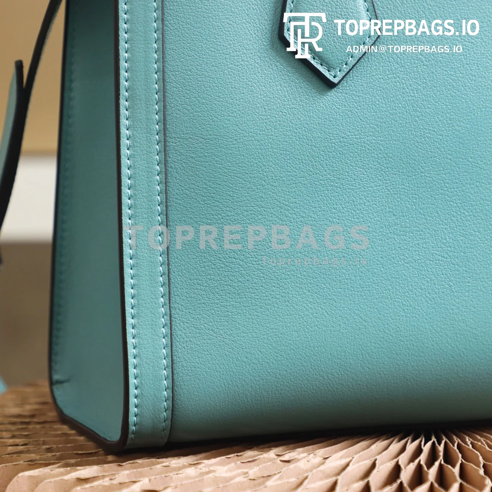 i1628765187_7315_4 Gucci Diana Small in Blue