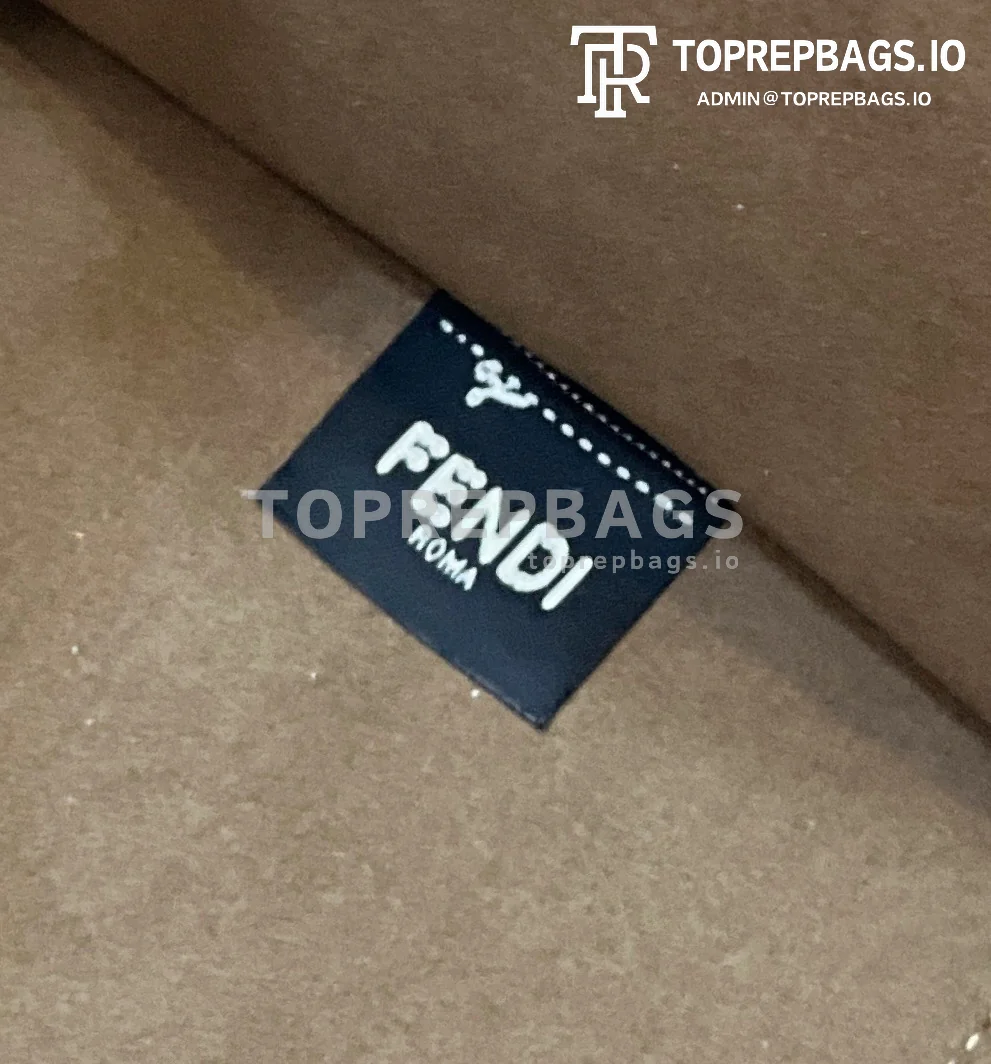 i1647598403_5933_5 Fendi Sunshine Shopper 8553 Calfskin Leather Gold-tone Hardware Tote Bag detailed product image