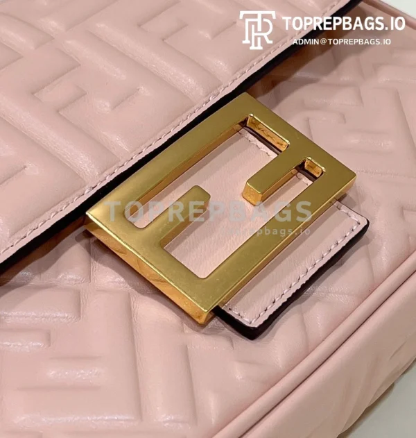 i1648284539_3504_3 Fendi Baguette in Pink