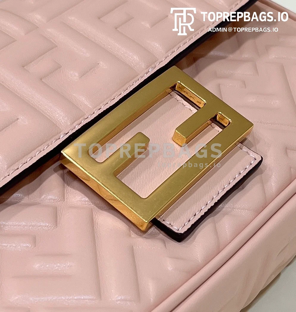 i1648284539_3504_3 Fendi Baguette in Pink