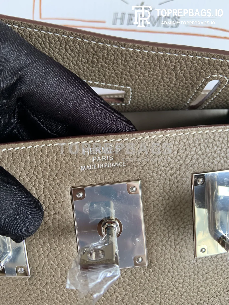 i1656919652_1047_7-1 Hermes HAC A DOS in Taupe