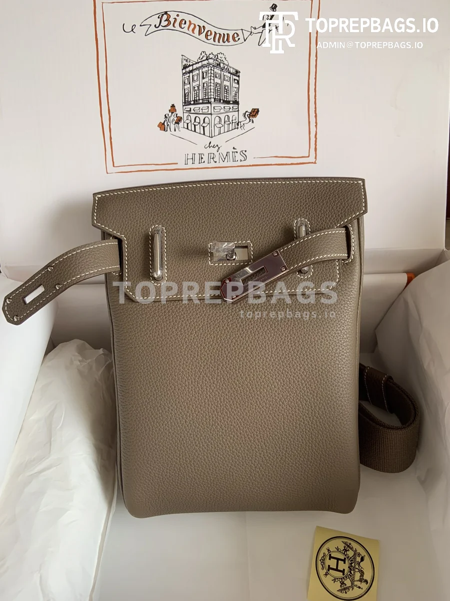 i1656919652_4158_4-1 Hermes HAC A DOS in Taupe