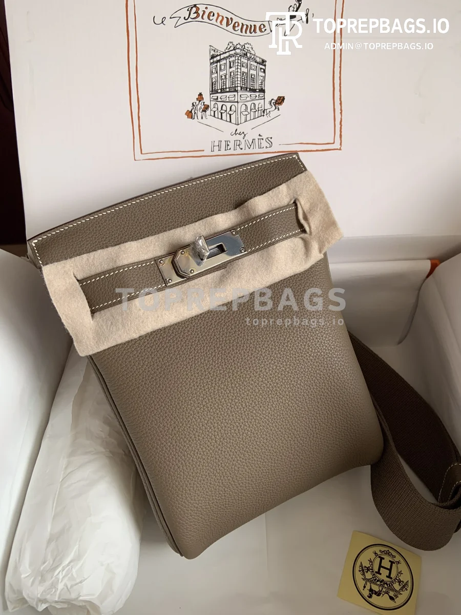 i1656919652_6841_2-1 Hermes HAC A DOS in Taupe
