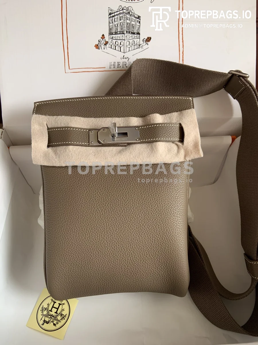 i1656919652_8126_0-1 Hermes HAC A DOS in Taupe