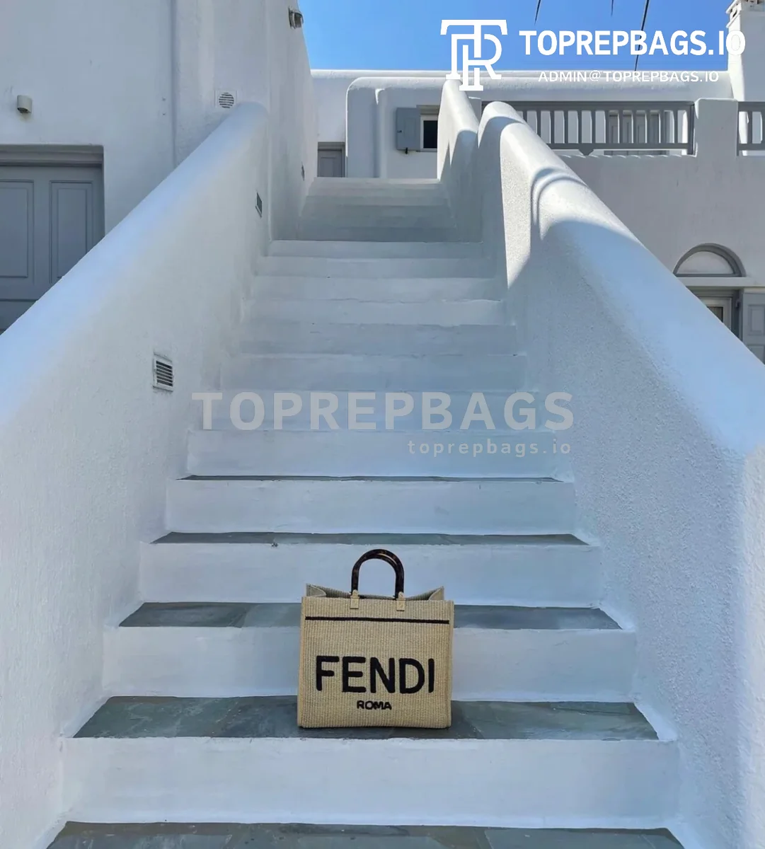 i1659327311_7451_2 Fendi Sunshine Shopper Mini in Beige