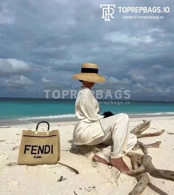 i1659327358_9485_4 Fendi Sunshine Shopper Mini in Beige