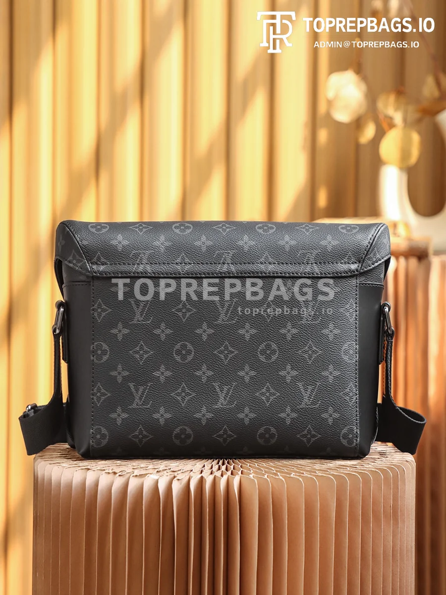 i1666342518_2407_1 Louis Vuitton Voyager Messenger in Black