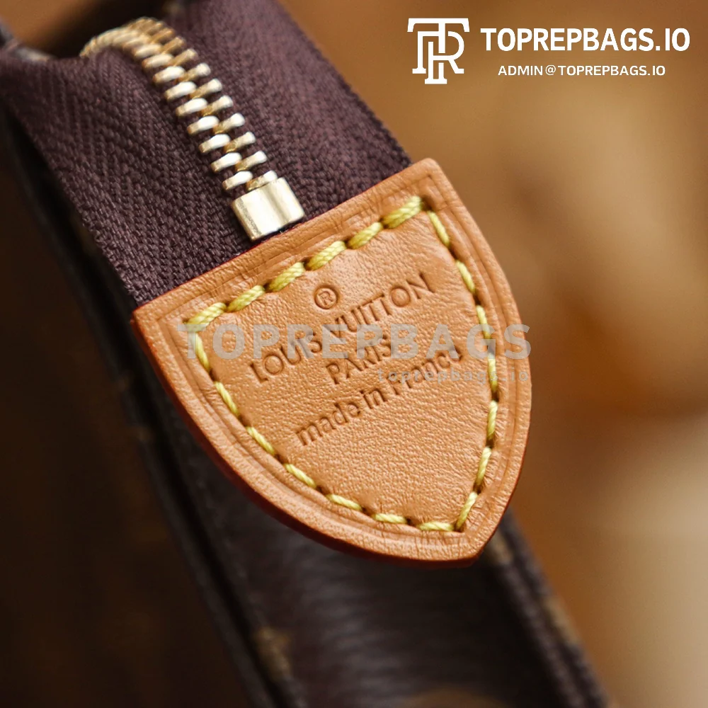 i1666944766_9286_0 Louis Vuitton Toiletry 26 Small in Brown