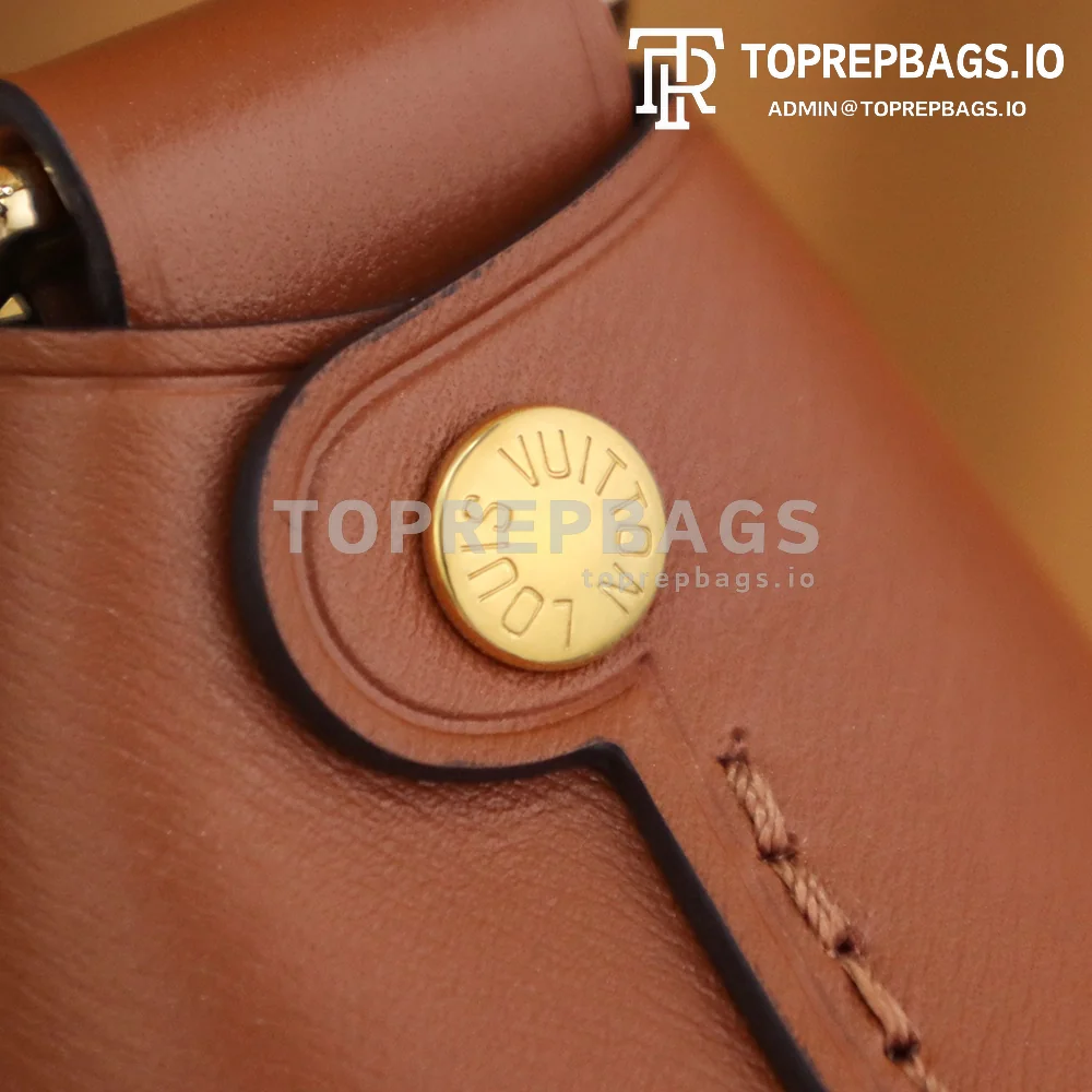 i1667480309_8478_0 Louis Vuitton Loop Hobo in Brown