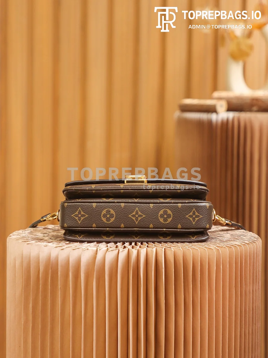 i1668696287_581_6 Louis Vuitton Pochette Metis Hobo in Brown