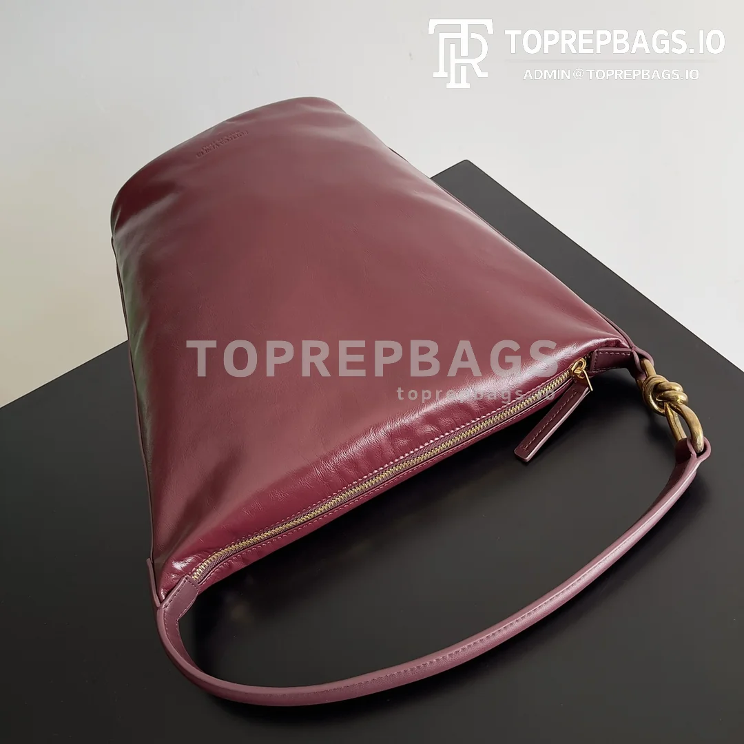 i1680877933_4651_1 Bottega Veneta Hobo in Burgundy