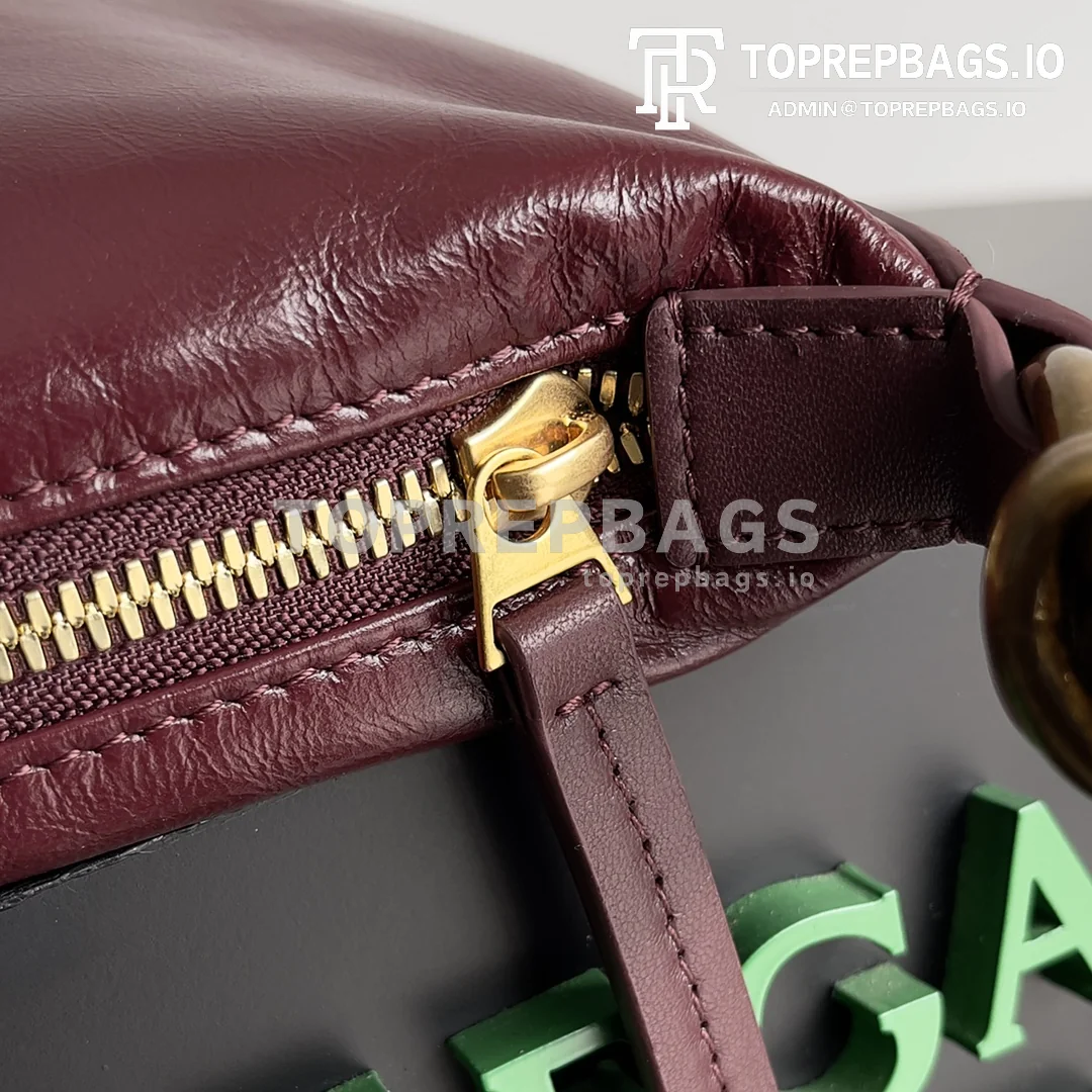 i1680877933_6652_3 Bottega Veneta Hobo in Burgundy