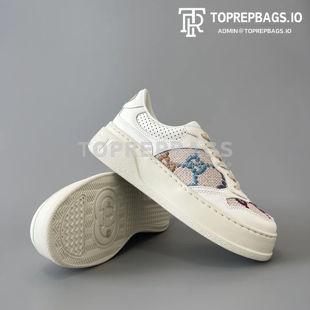 i1681982703_2022_6 Gucci in White