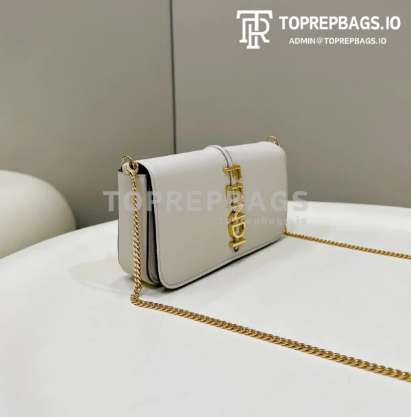 i1681986606_220_2 Fendi Fendigraphy in White