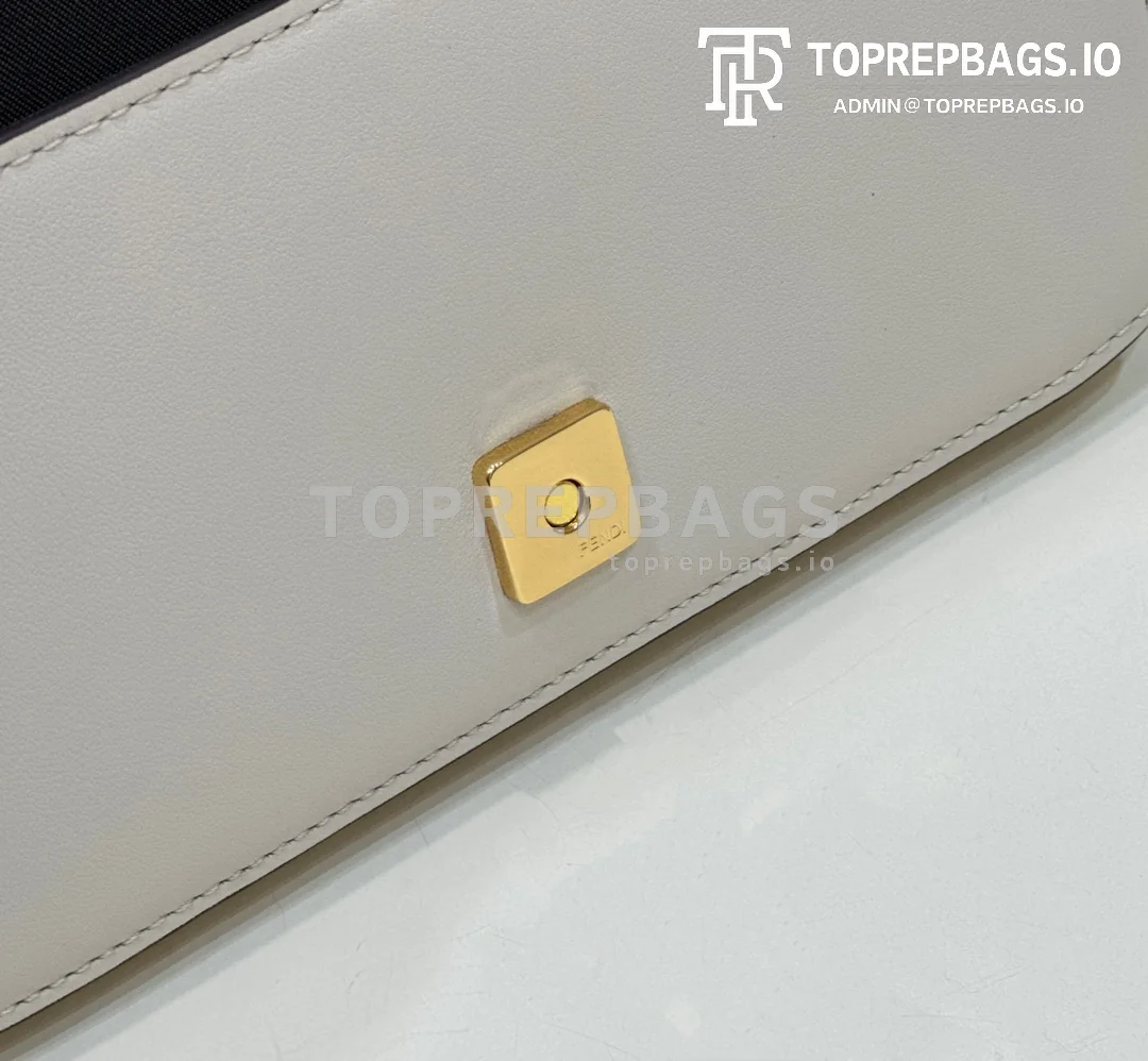 i1681986606_2446_5 Fendi Fendigraphy in White