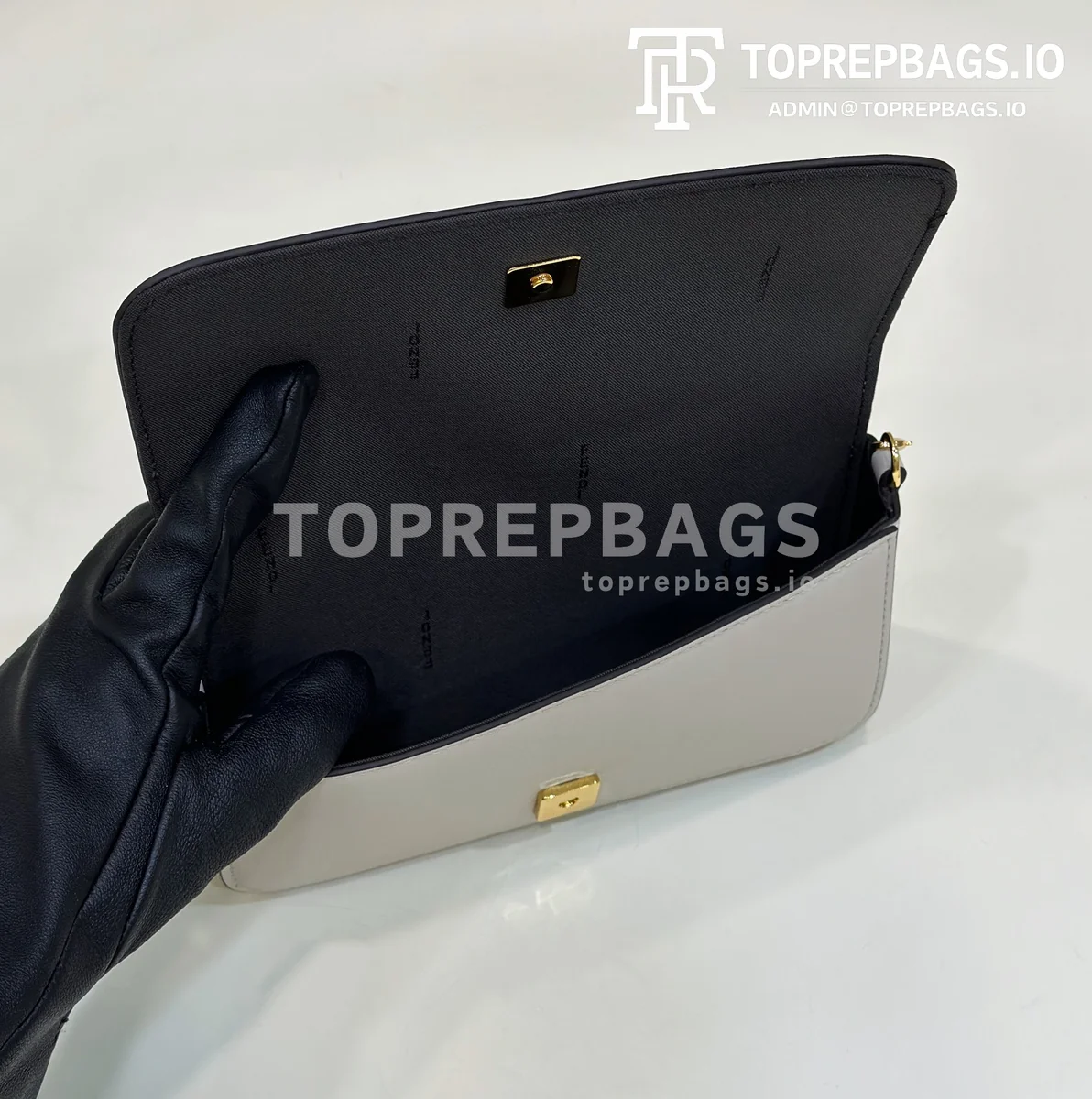 i1681986606_5580_8 Fendi Fendigraphy in White