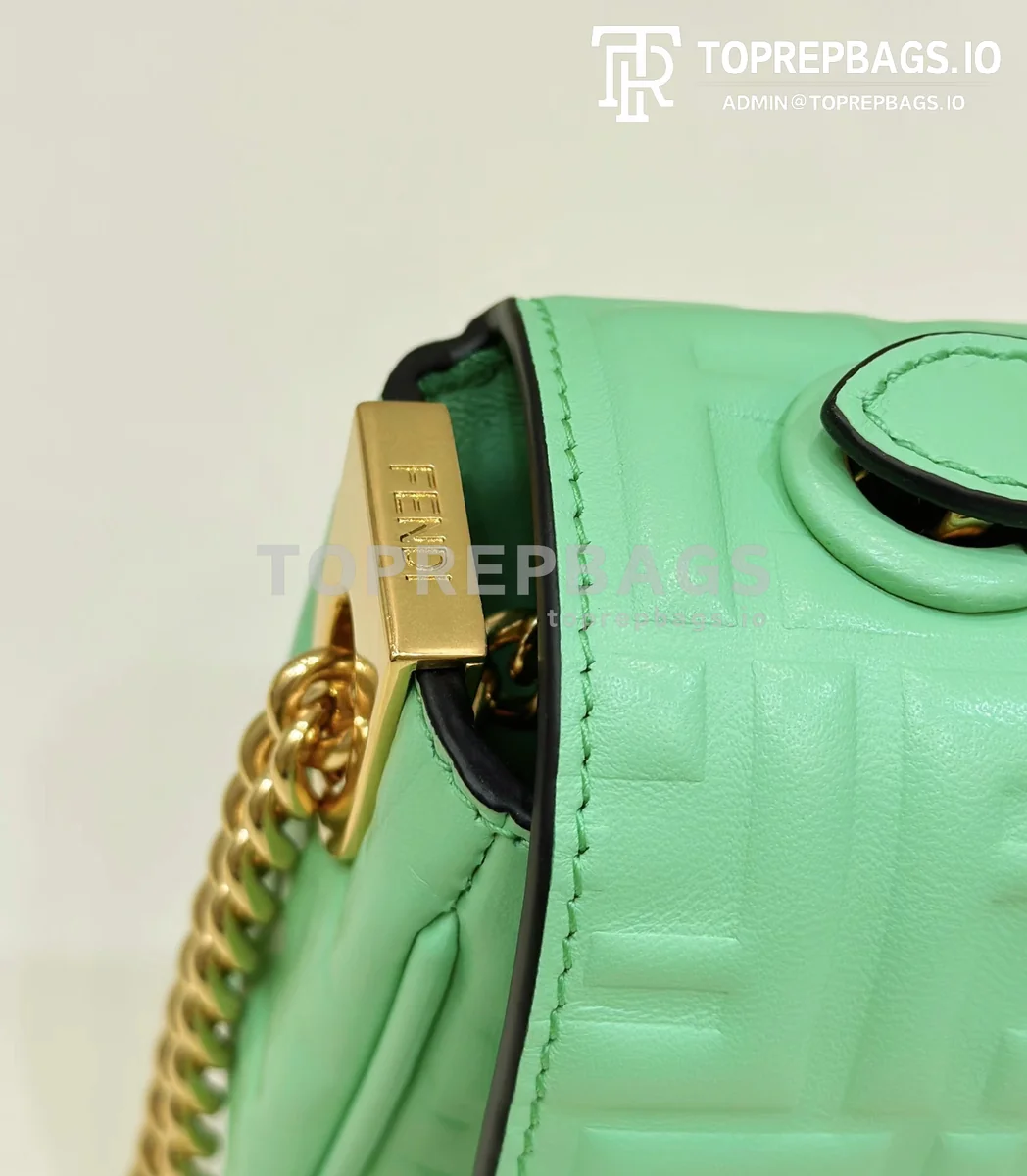 i1683883470_6383_5 Fendi Baguette in Green