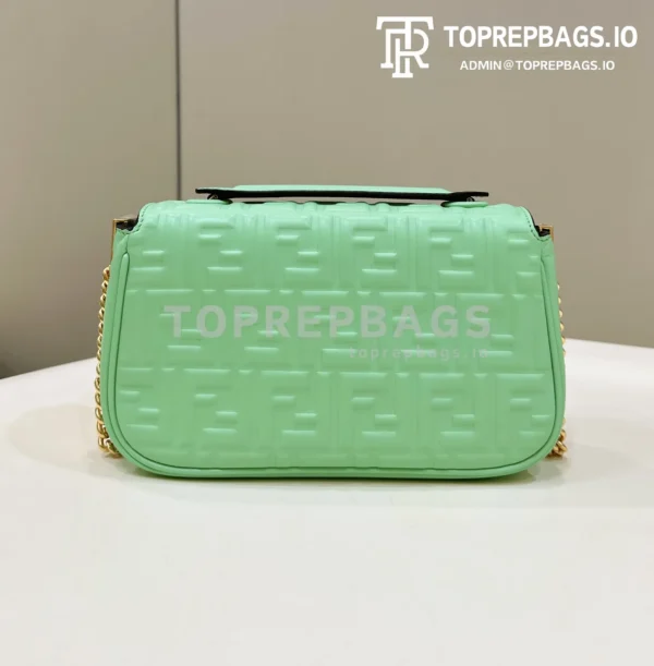 i1683883470_8246_1 Fendi Baguette in Green