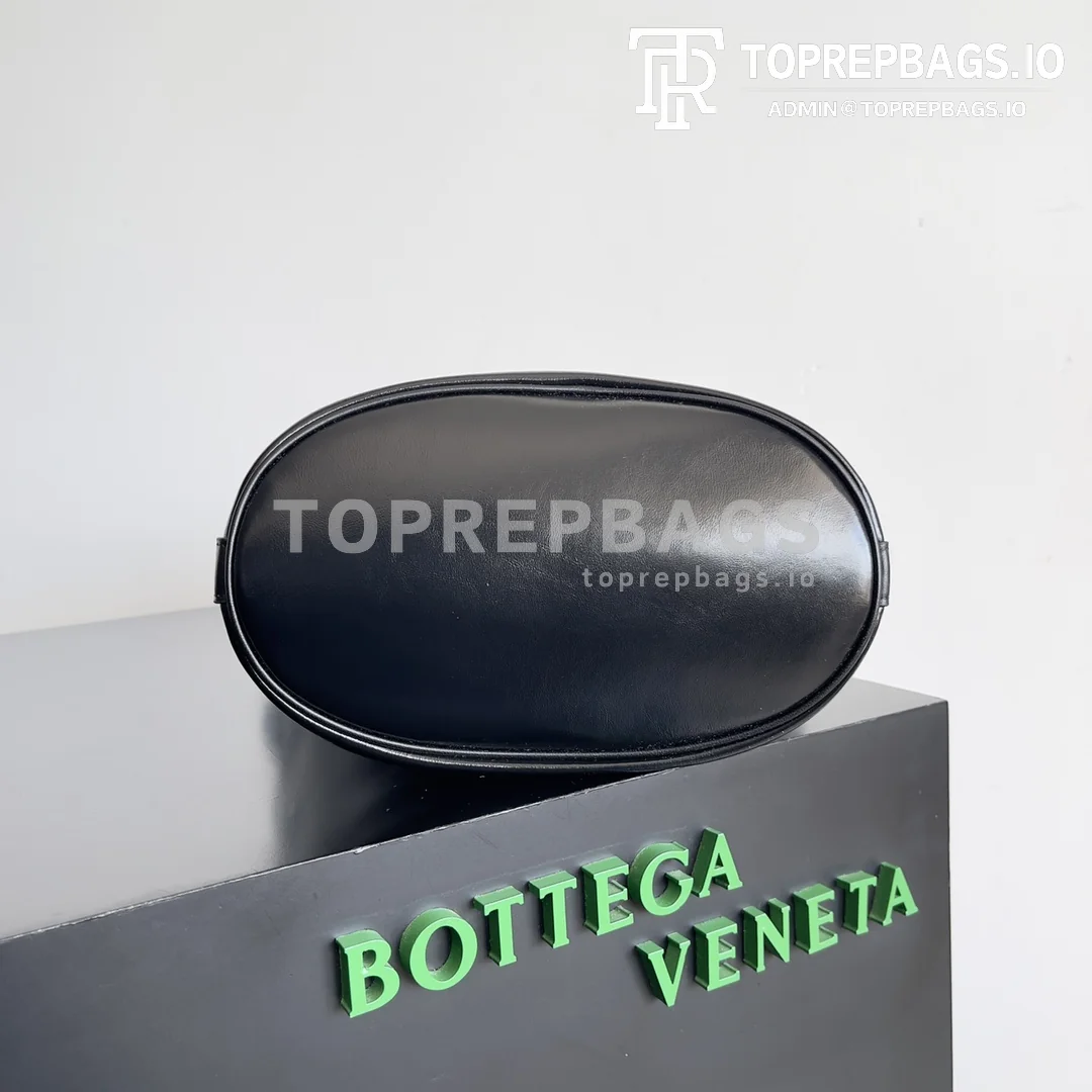 i1688827260_4931_5 Bottega Veneta Hobo in Black