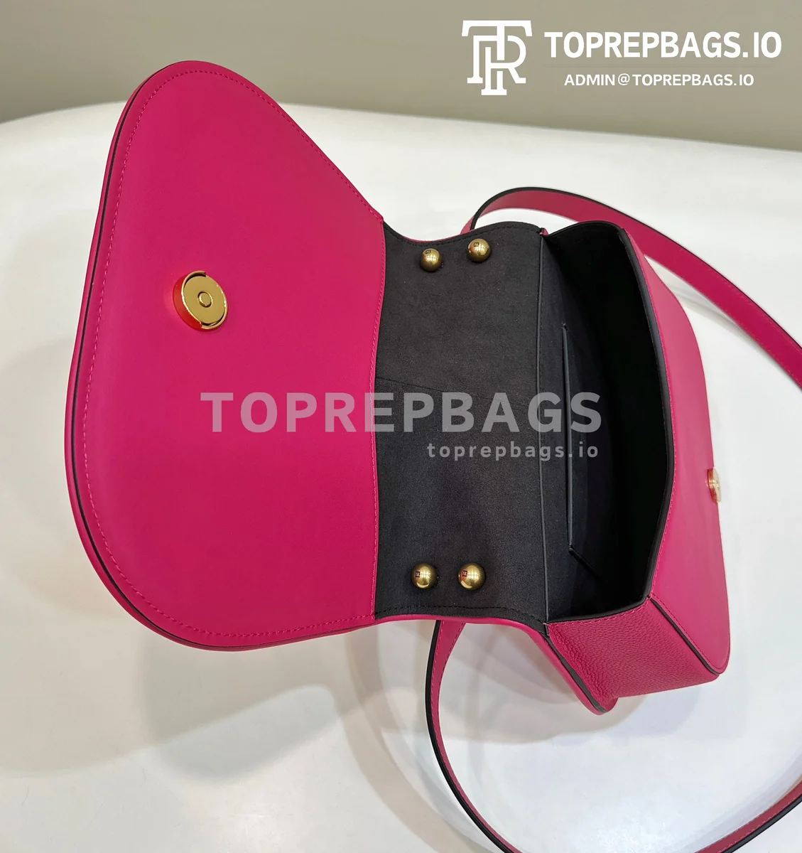 i1690454366_4273_8 Fendi C'mon in Pink