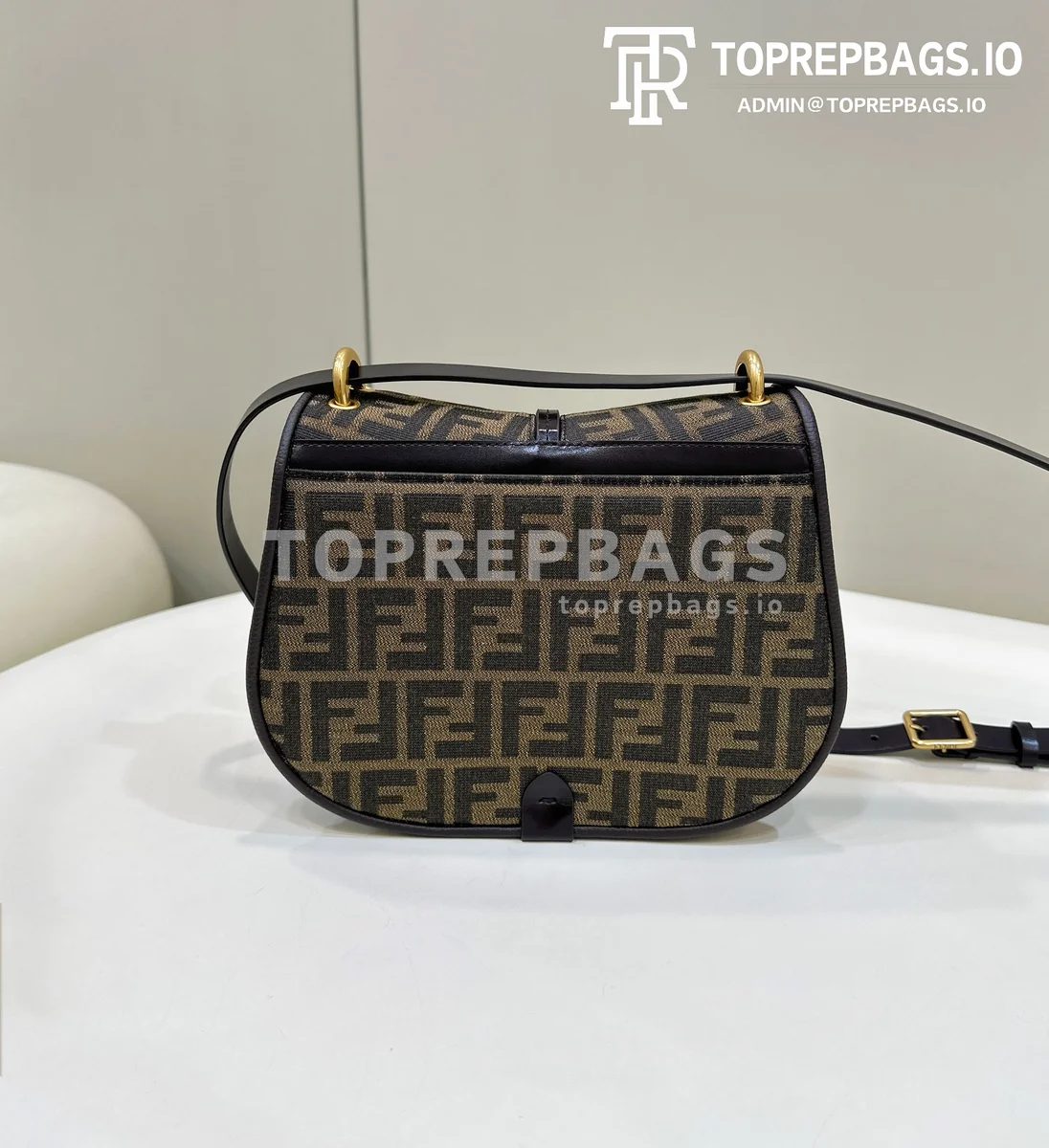 i1690537258_6476_2 Fendi C'mon in Brown