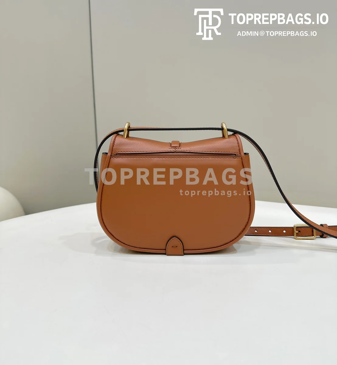 i1690616214_412_1 Fendi C'mon in Brown