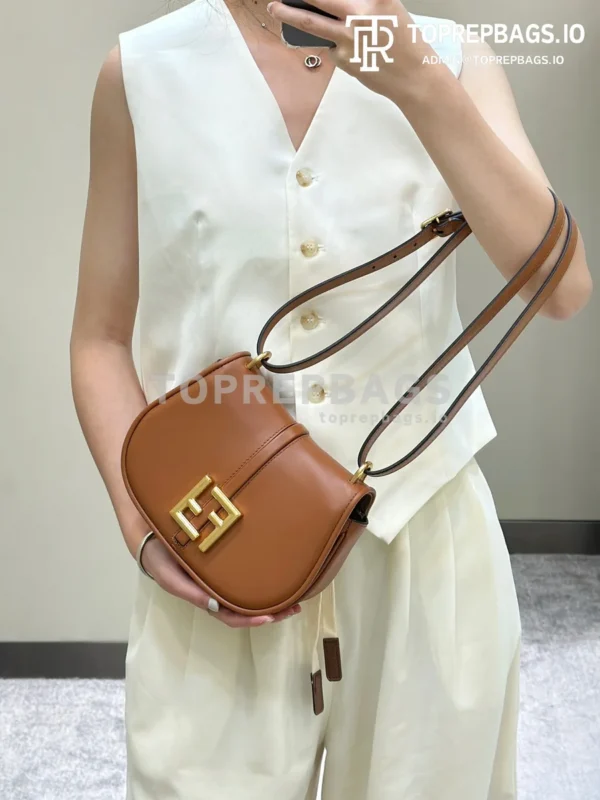 i1690616355_6396_2 Fendi C'mon in Brown