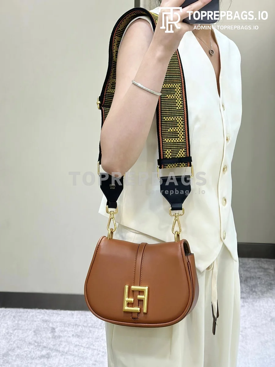 i1690616355_6864_3 Fendi C'mon in Brown