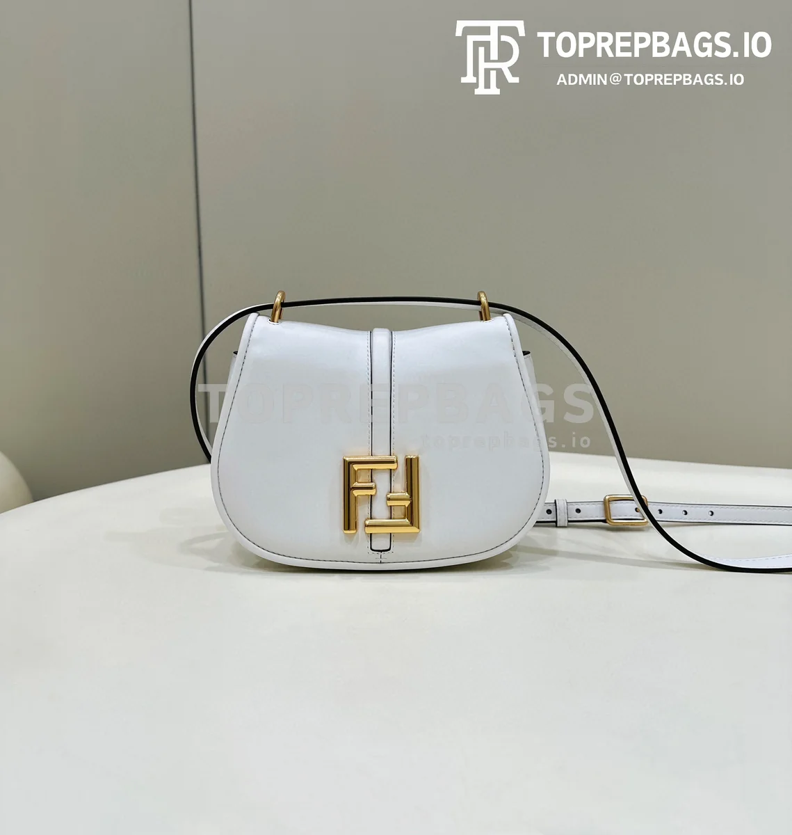 i1690799559_5133_0 Fendi C'mon in White