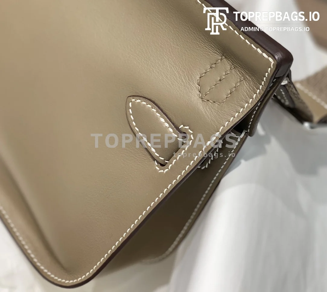 i1692949984_1046_5 Hermes Jypsiere Mini in Taupe