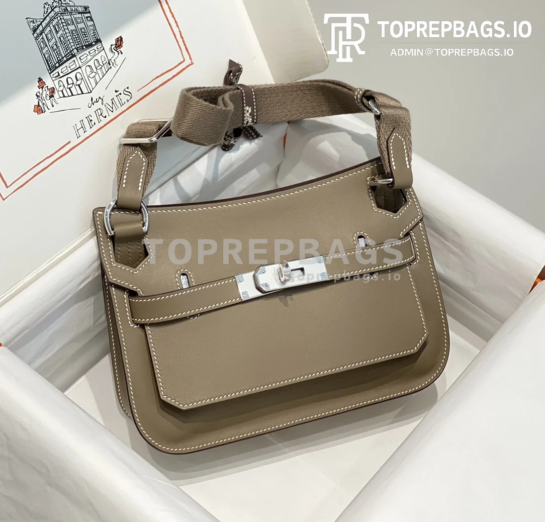 i1692949984_7099_0 Hermes Jypsiere Mini in Taupe
