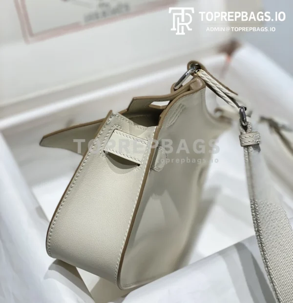 i1692962053_225_3 Hermes Jypsiere Mini in White