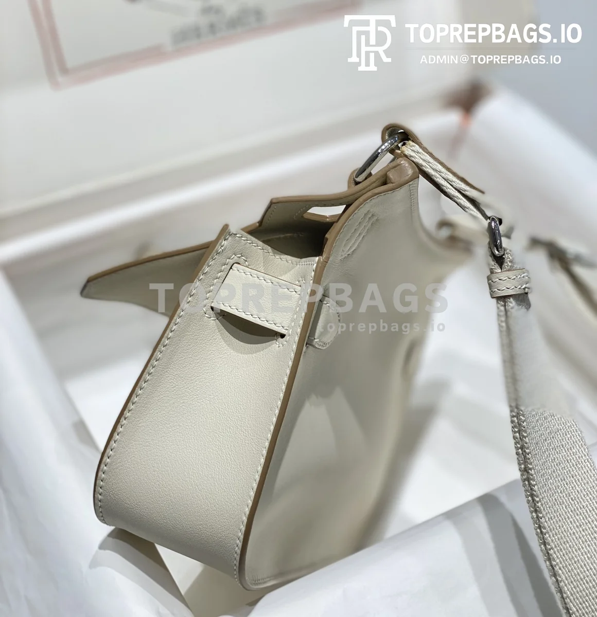 i1692962053_225_3 Hermes Jypsiere Mini in White