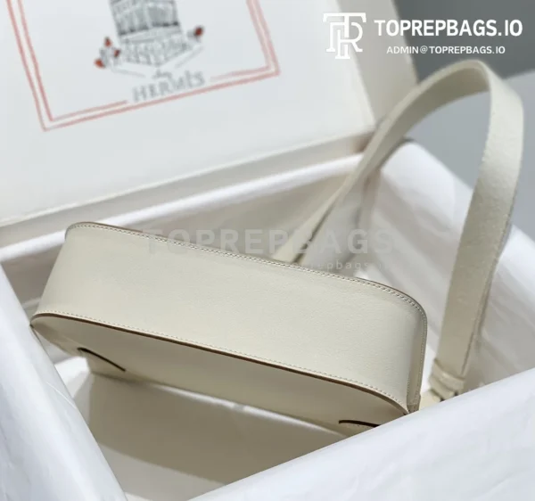 i1692962053_4629_2 Hermes Jypsiere Mini in White