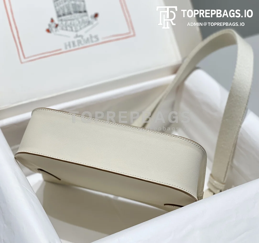 i1692962053_4629_2 Hermes Jypsiere Mini in White