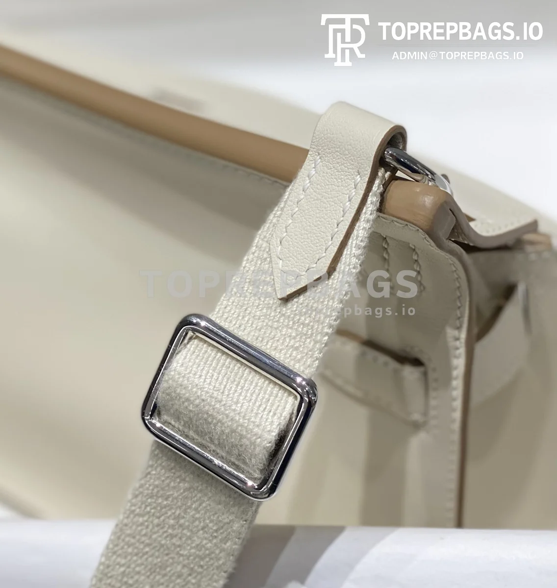 i1692962053_5956_6 Hermes Jypsiere Mini in White