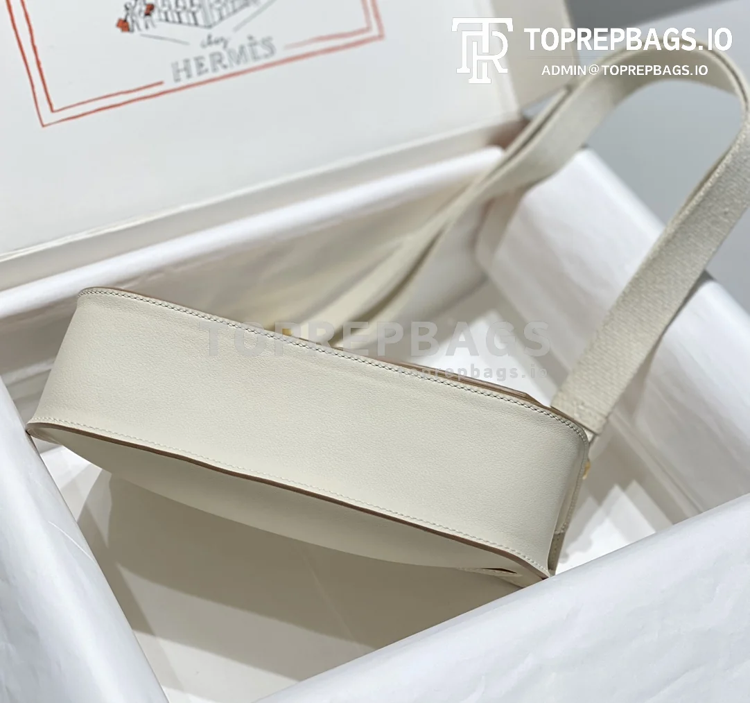 i1692962075_9264_2 Hermes Jypsiere Mini in White