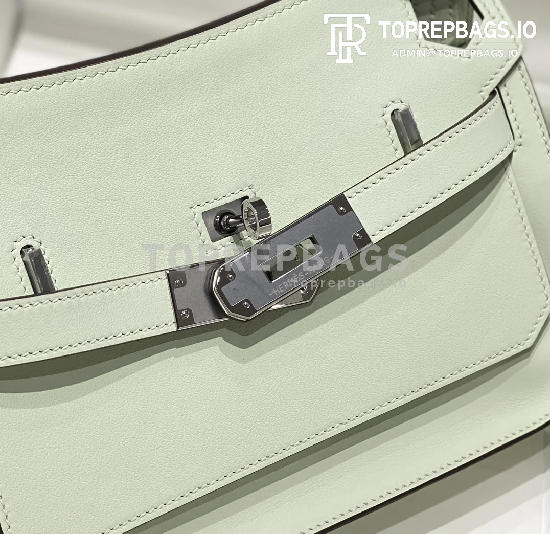 i1692962100_2006_4 Hermes Jypsiere Mini in Green