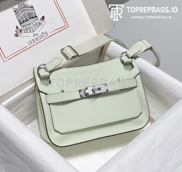 i1692962100_6385_0 Hermes Jypsiere Mini in Green