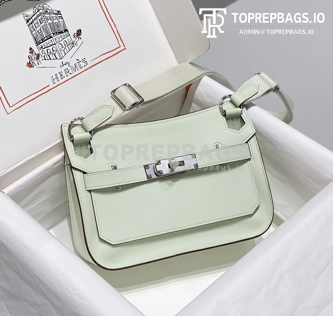 i1692962100_6385_0 Hermes Jypsiere Mini in Green