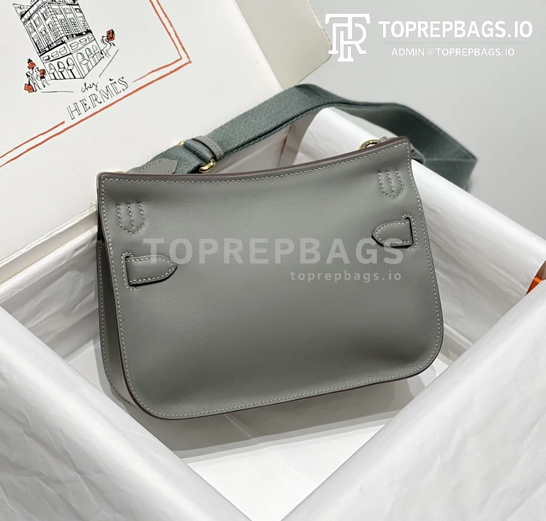 i1692962130_6128_1 Hermes Jypsiere Mini in Grey