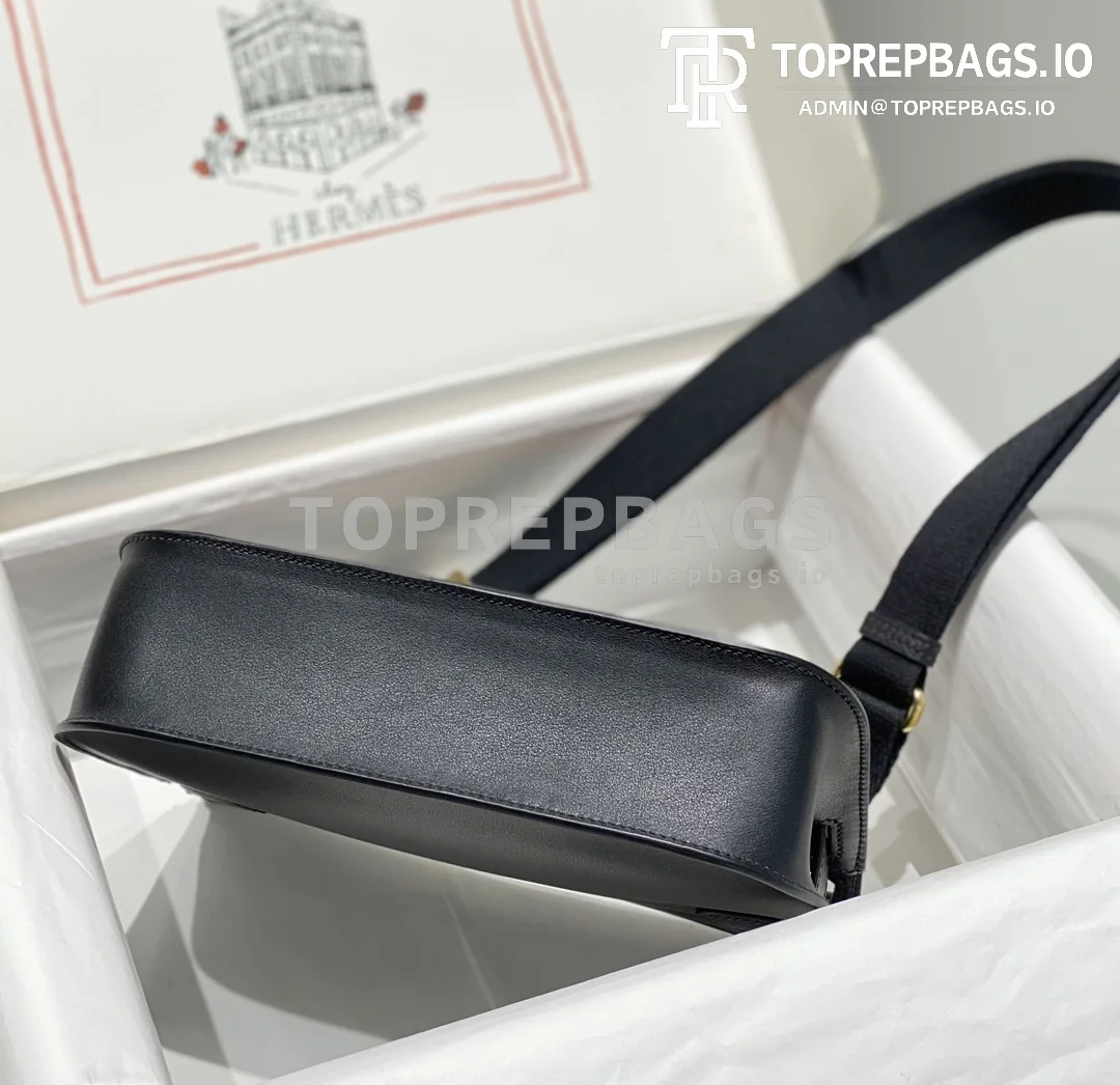 i1692962153_3389_3 Hermes Jypsiere Mini in Black