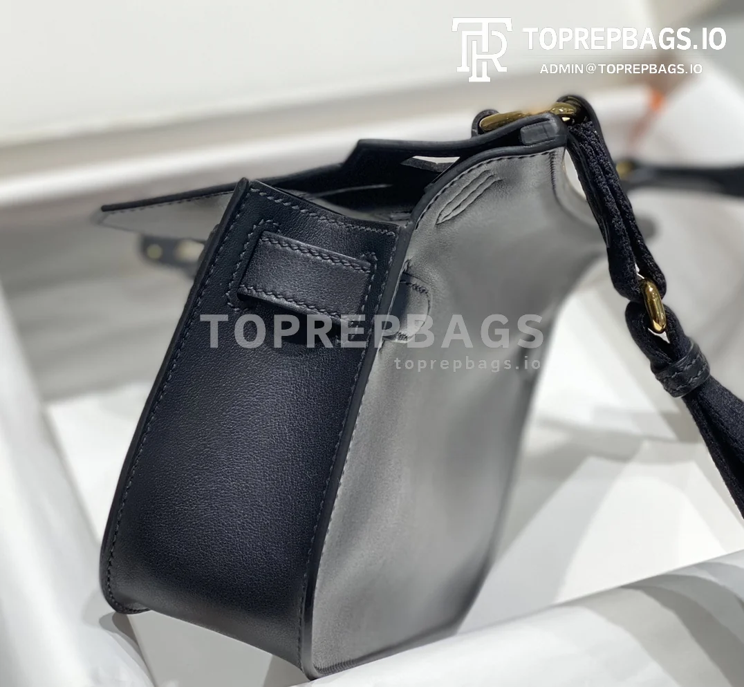i1692962153_3797_2 Hermes Jypsiere Mini in Black