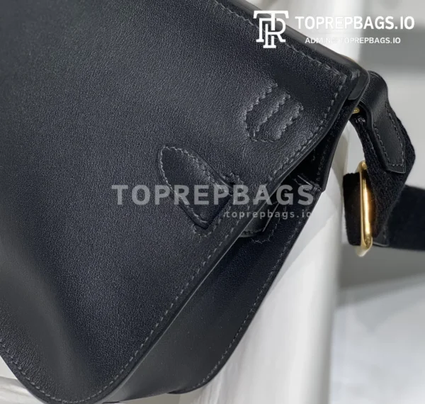 i1692962153_465_4 Hermes Jypsiere Mini in Black